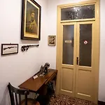 Via Roma 4*